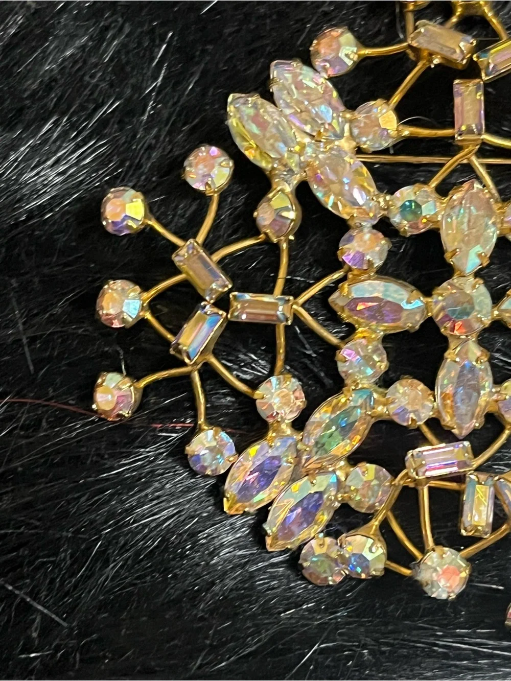 Vintage Sparkling Rhinestones Brooch
